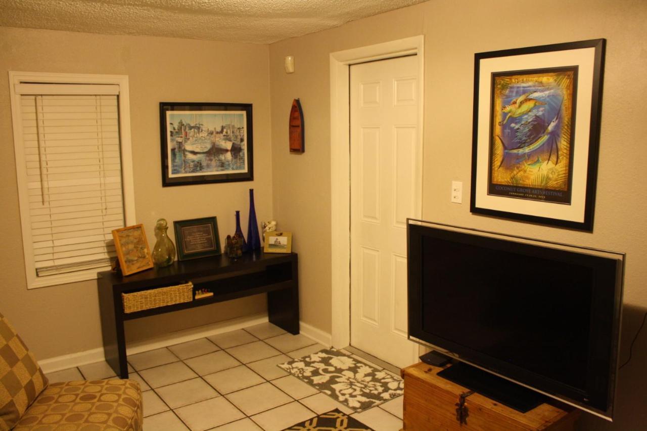 Key West Style Historic Home In Coconut Grove Florida The Yellow House Miami Luaran gambar