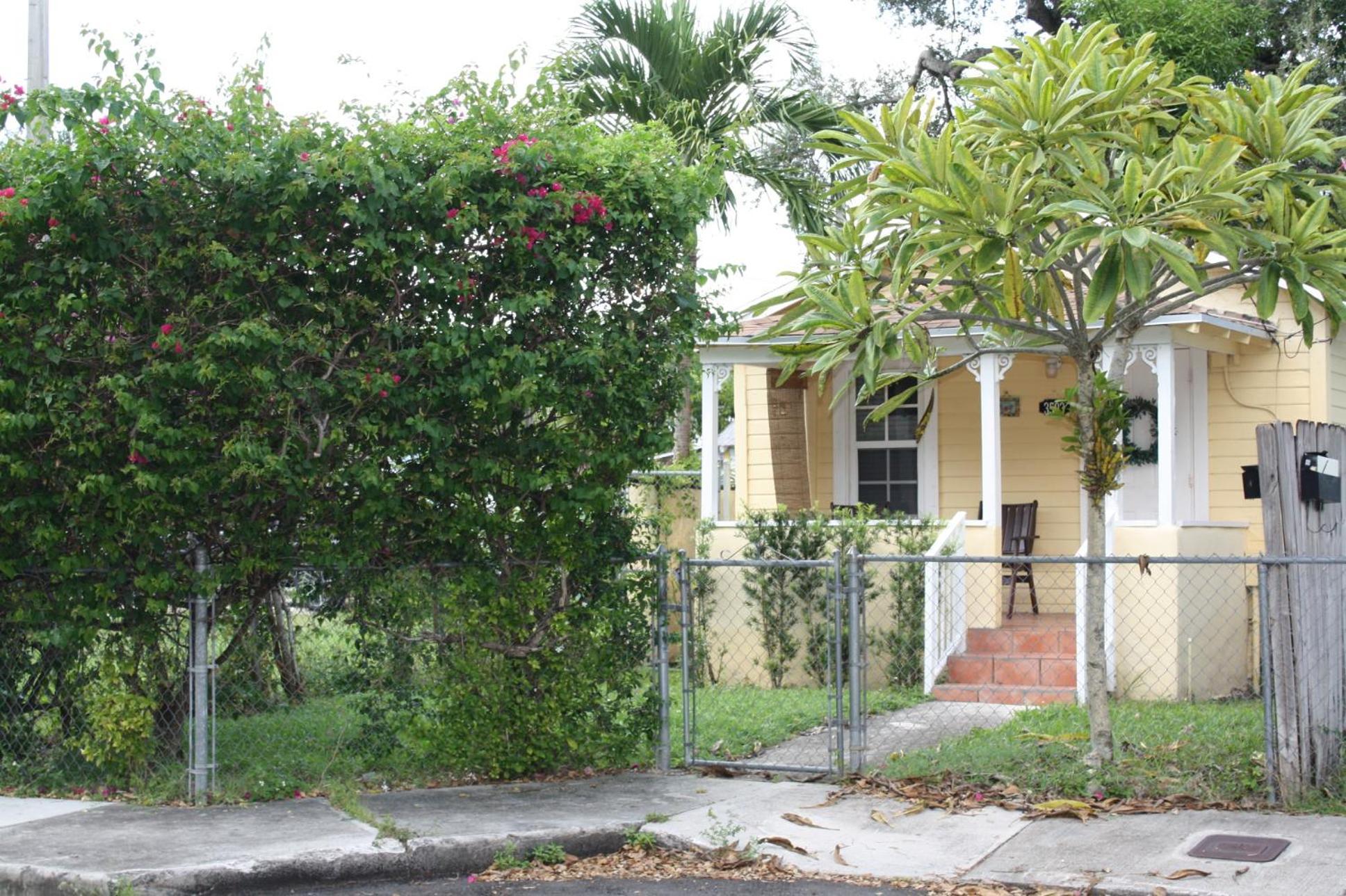 Key West Style Historic Home In Coconut Grove Florida The Yellow House Miami Luaran gambar
